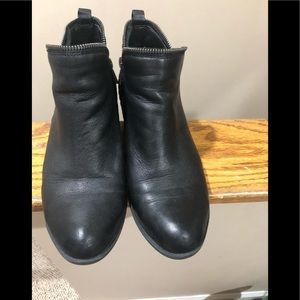 Lucky Brand ankle booties